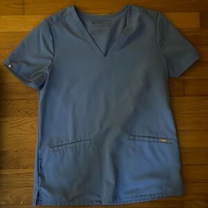 Figs scrub top with double front pockets